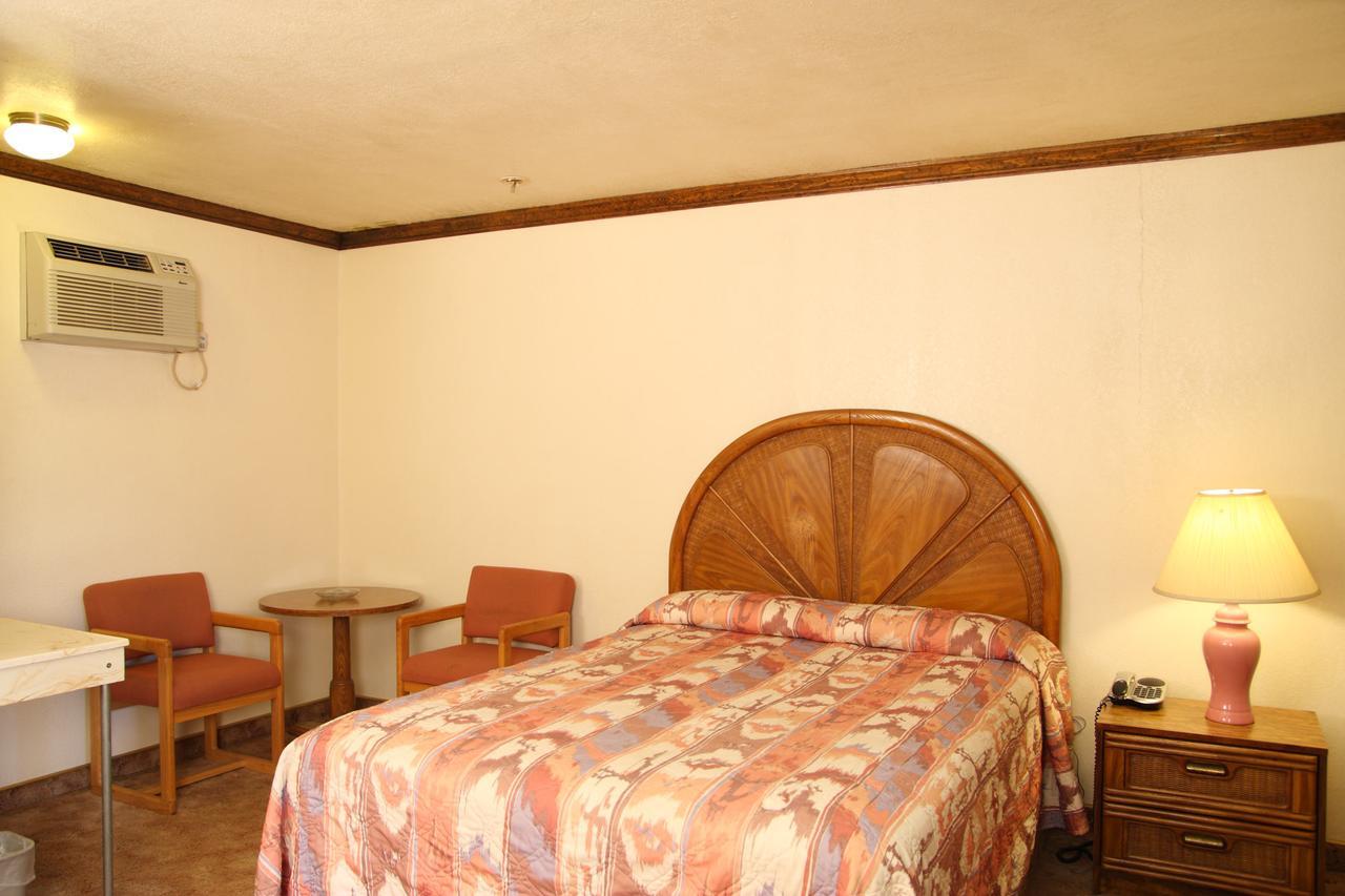 Dove Creek Inn Exterior foto